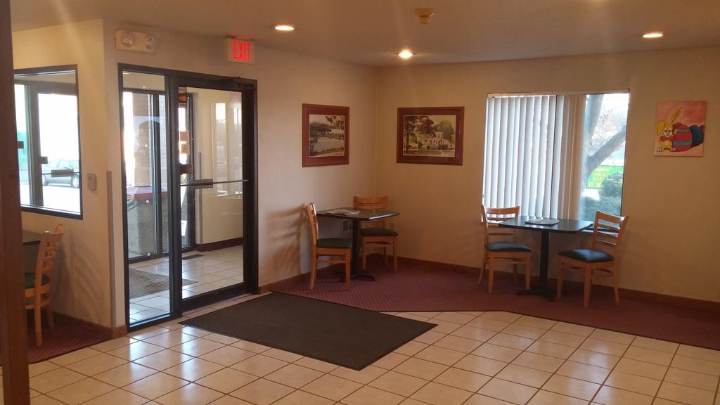 Econo Lodge Maquoketa Exteriör bild