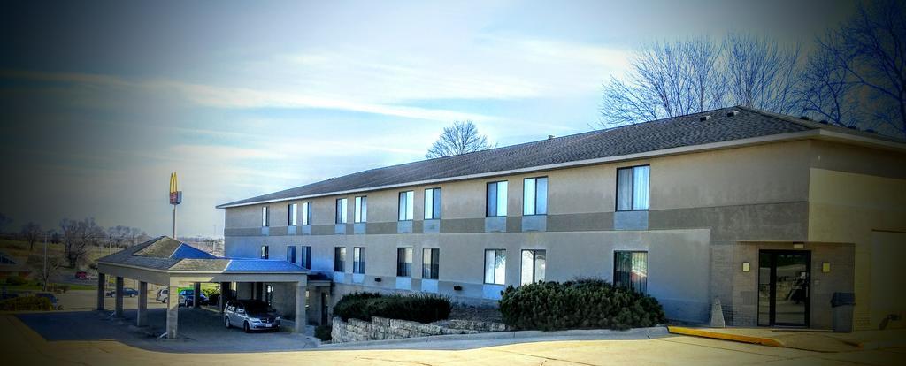 Econo Lodge Maquoketa Exteriör bild