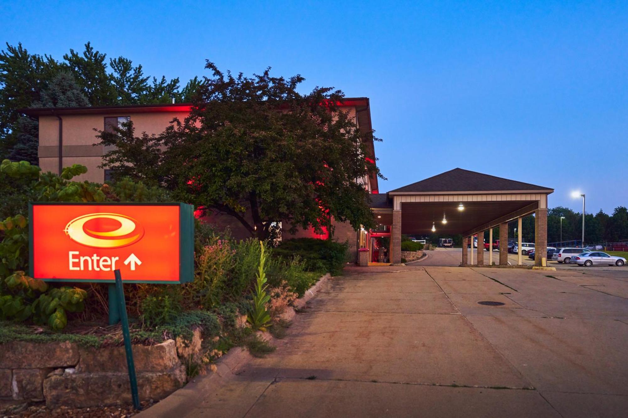 Econo Lodge Maquoketa Exteriör bild