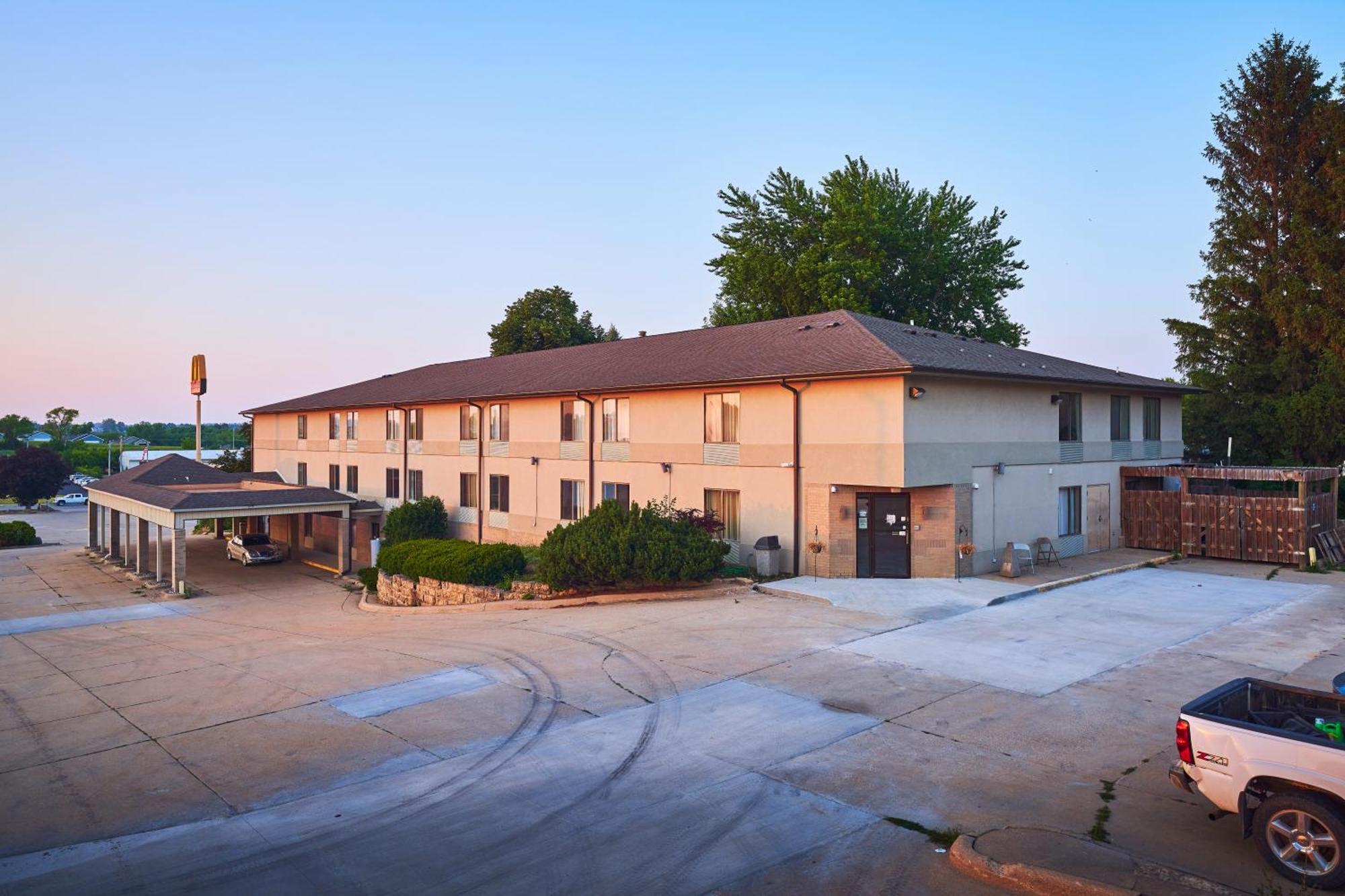 Econo Lodge Maquoketa Exteriör bild