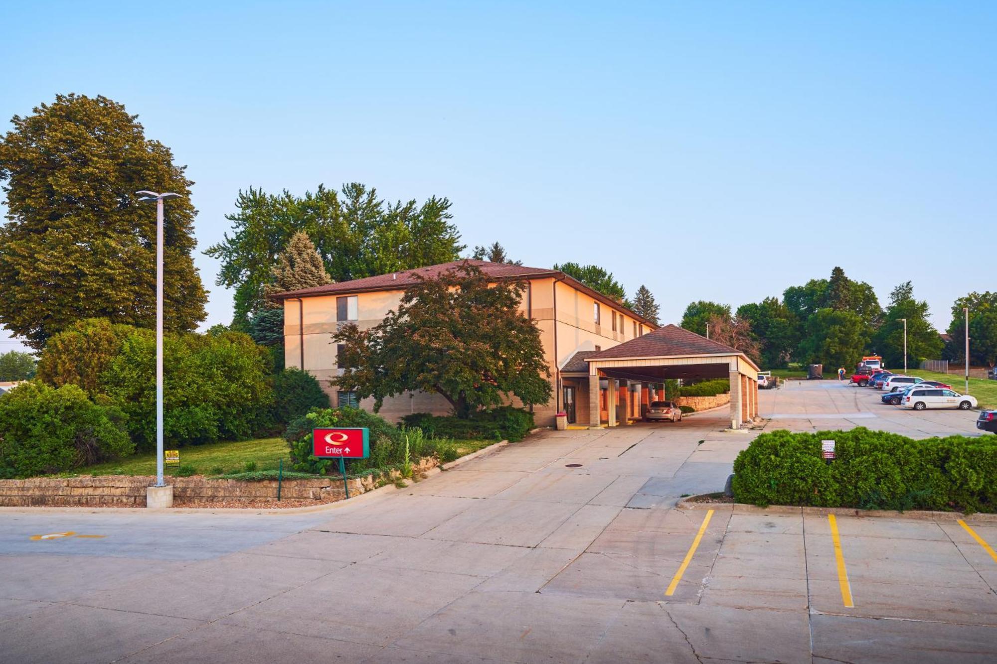 Econo Lodge Maquoketa Exteriör bild