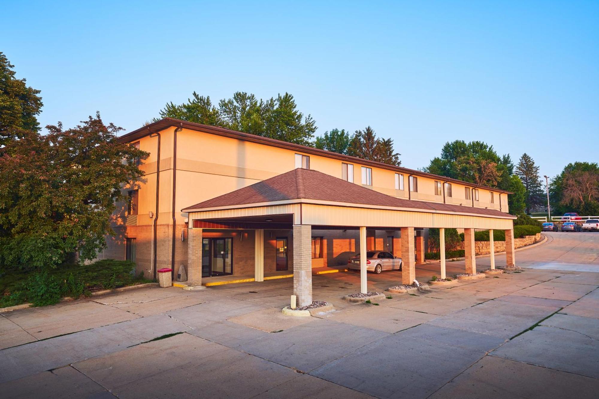 Econo Lodge Maquoketa Exteriör bild