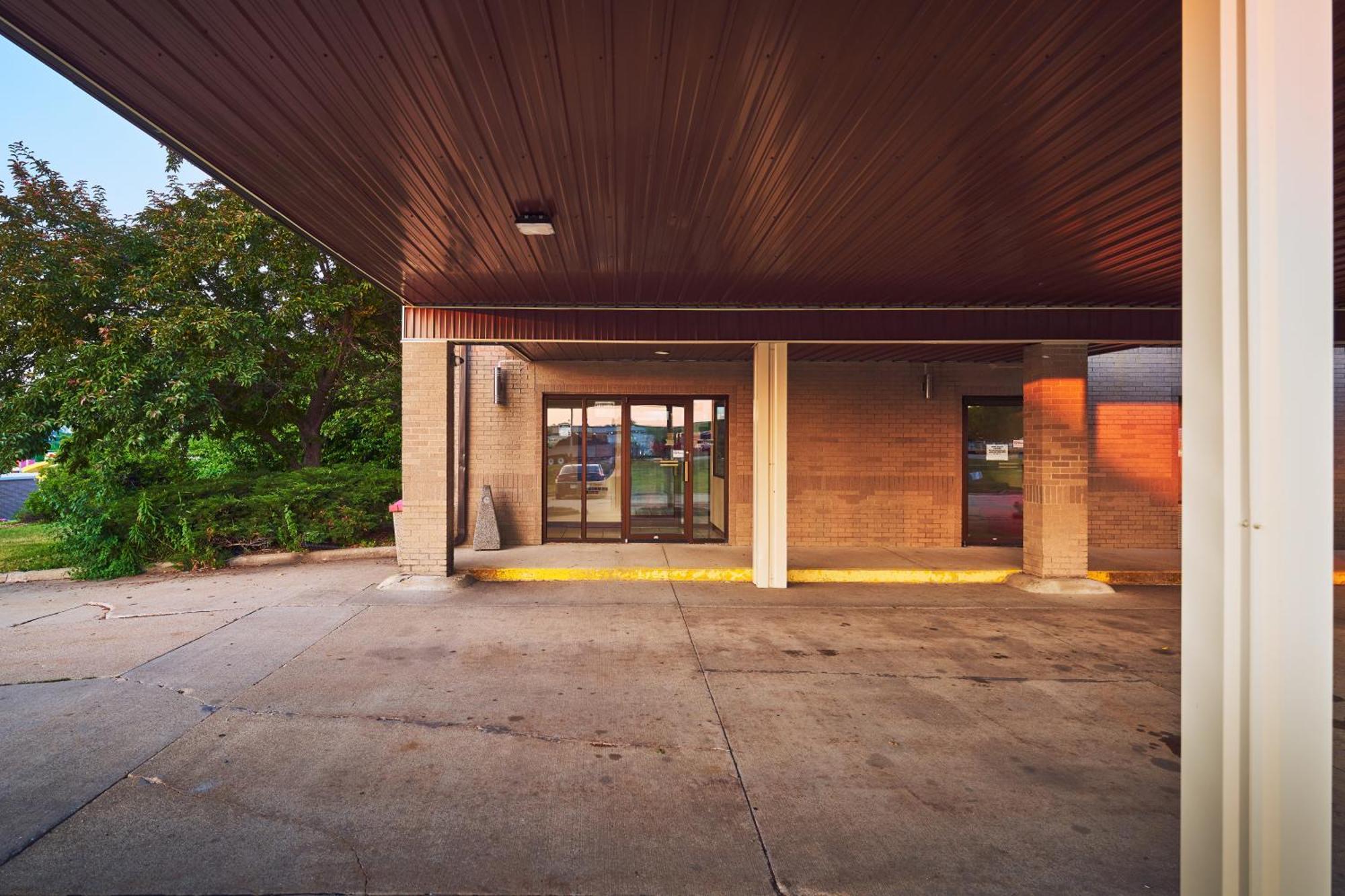 Econo Lodge Maquoketa Exteriör bild