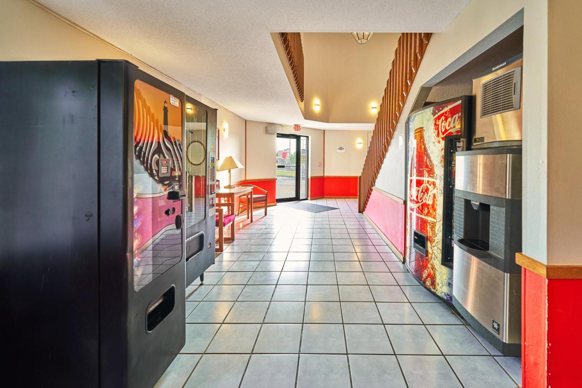 Econo Lodge Maquoketa Exteriör bild